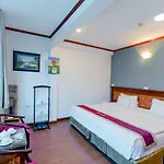 A25 Hotel - 67 Nguyen Truong To